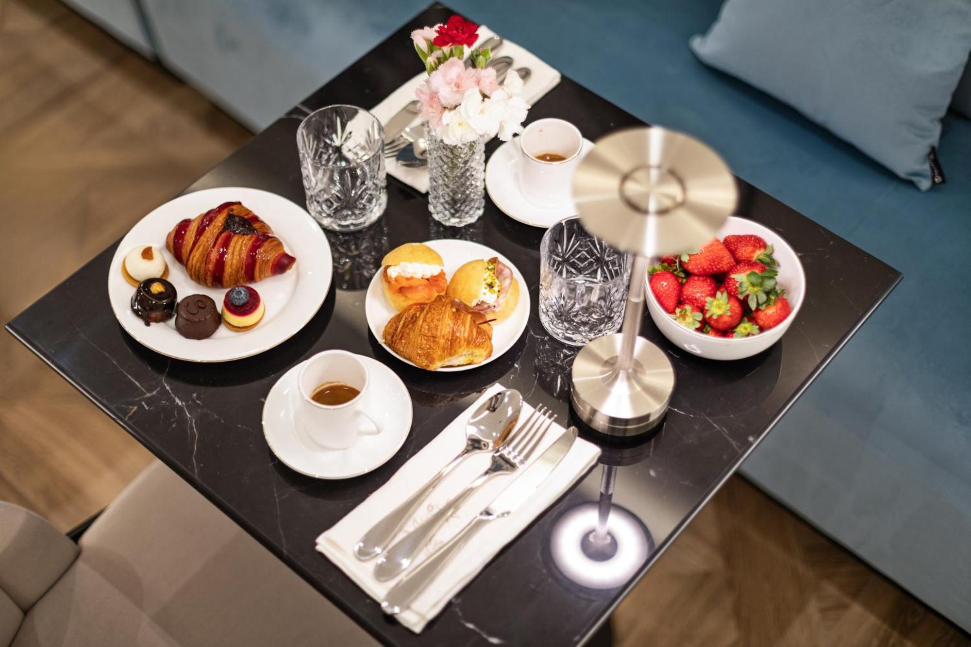 רומא Adriana Boutique Guest House מראה חיצוני תמונה
